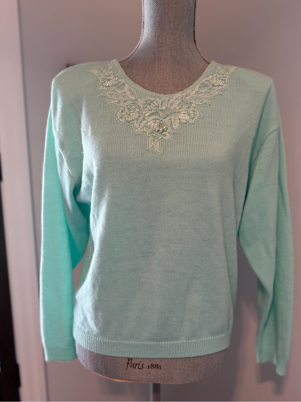VINTAGE 1980’s knit sweater floral appliqué with beaded details shoulder pads